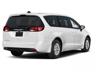 New 2027 Chrysler Pacifica LX FWD video 1
