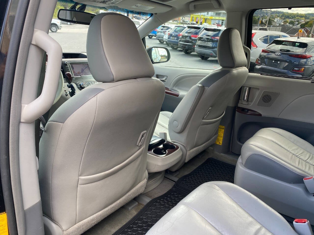 Used 2012 Toyota Sienna Limited w/ Premium Pkg AWD/4WD image 22