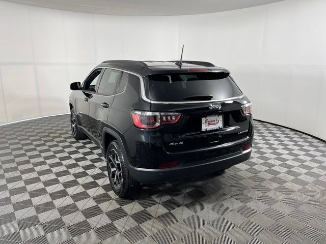 Used 2026 Jeep Compass Limited AWD/4WD image 5