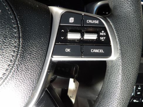 Used 2019 Kia Sorento LX image 17