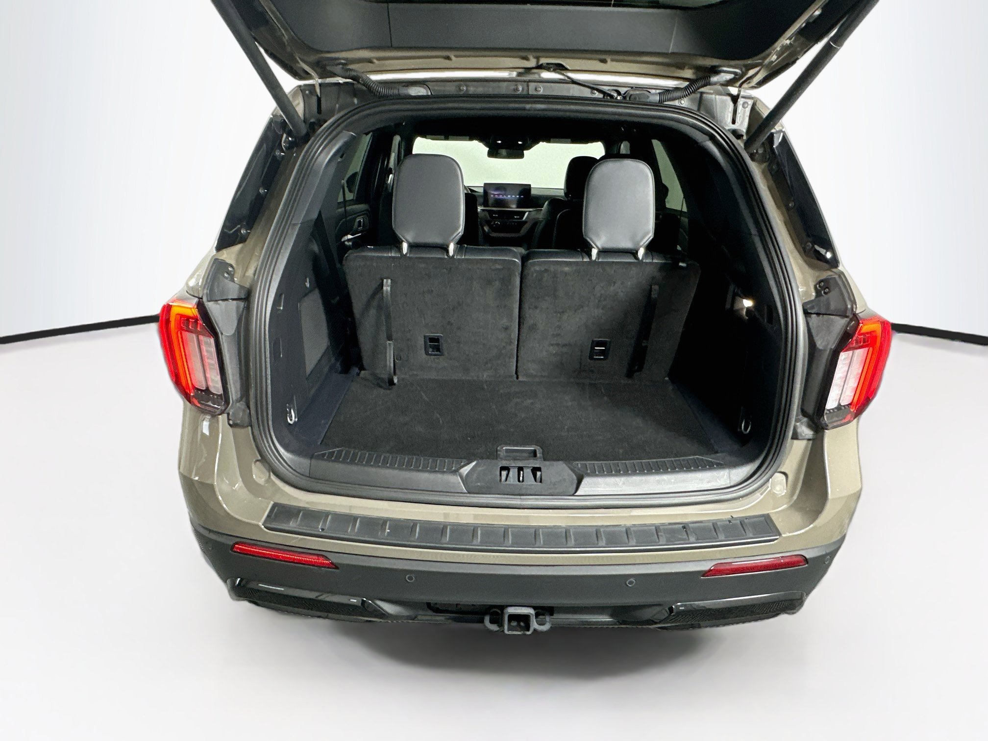 Used 2026 Ford Explorer ST-Line w/ ST-Line Street Pack RWD image 31