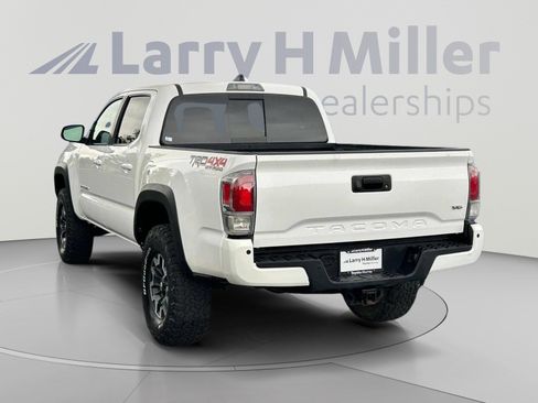Used 2023 Toyota Tacoma TRD Off-Road w/ Advanced Technology Package AWD/4WD image 3