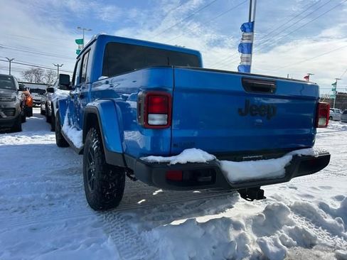 New 2025 Jeep Gladiator High Tide image 5
