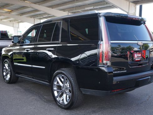 Used 2019 Cadillac Escalade Platinum image 5