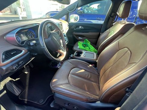 Used 2020 Chrysler Pacifica Limited image 6