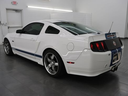 Used 2011 Ford Mustang GT Premium RWD image 7