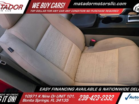 Used 2008 Ford Mustang Deluxe Convertible RWD image 15