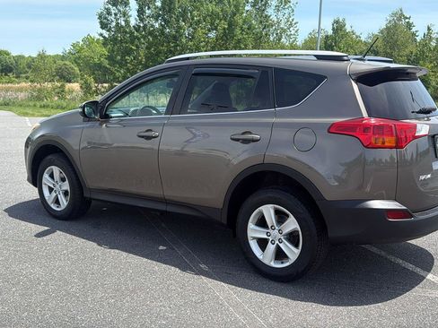 Used 2014 Toyota RAV4 XLE FWD image 9