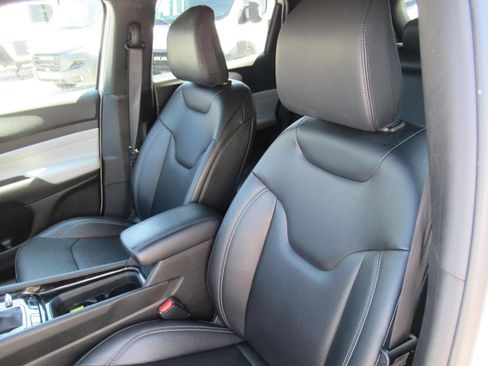 Used 2026 Jeep Compass Limited AWD/4WD image 17
