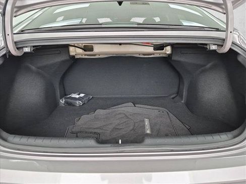 Certified 2025 Hyundai Elantra SEL FWD image 6