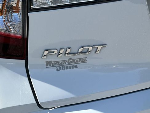 Used 2022 Honda Pilot Sport image 11
