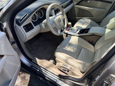 Used 2011 Volvo XC70 T6 AWD/4WD image 17