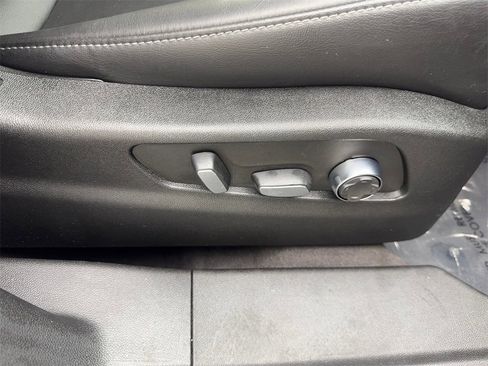 Used 2024 Cadillac XT4 Premium Luxury image 47