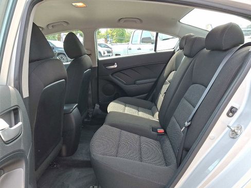 Used 2017 Kia Forte LX image 9