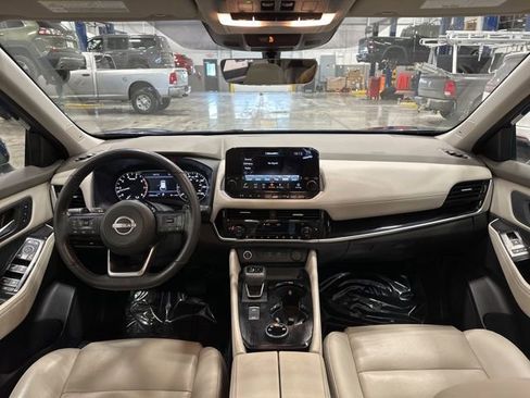 Used 2023 Nissan Rogue SL w/ SL Premium Package image 13