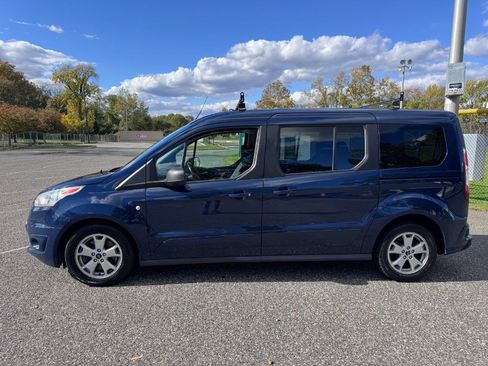 Used 2016 Ford Transit Connect XLT image 4