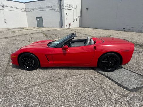 Used 2005 Chevrolet Corvette Convertible w/ Preferred Equipment Group RWD image 31