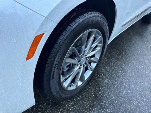 Used 2022 Buick Enclave Avenir image 12