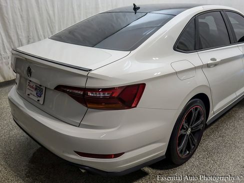 Used 2019 Volkswagen Jetta GLI image 8