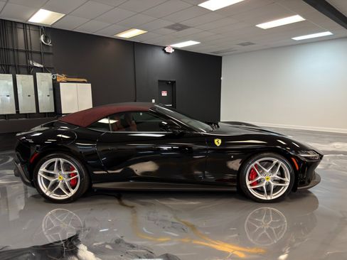Used 2025 Ferrari Roma Spider RWD image 11