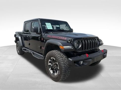 Used 2025 Jeep Gladiator Rubicon w/ Convenience Group AWD/4WD image 3