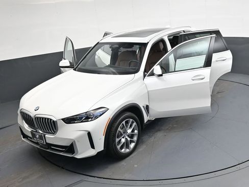 Used 2025 BMW X5 xDrive40i AWD/4WD image 39