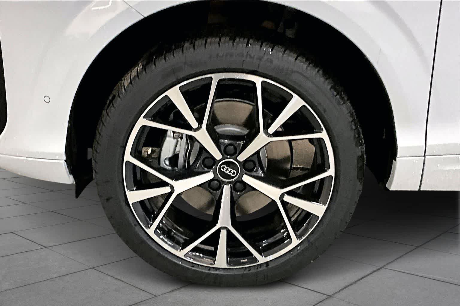 Certified 2026 Audi Q3 quattro 2.0T AWD/4WD image 11