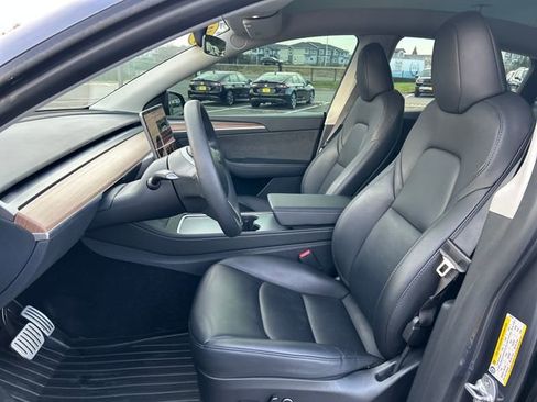 Used 2023 Tesla Model Y Performance image 14
