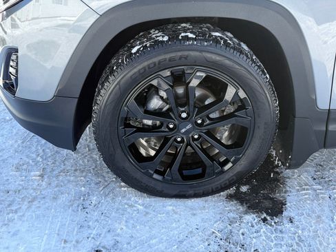 Used 2021 GMC Terrain SLT w/ Infotainment Package II image 9