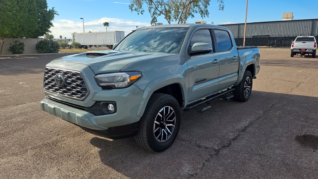 Used 2022 Toyota Tacoma TRD Sport w/ Black Out Package (TMS) RWD image 4