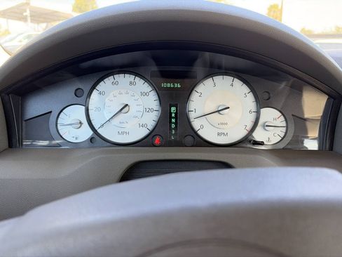Used 2010 Chrysler 300 Touring RWD image 35