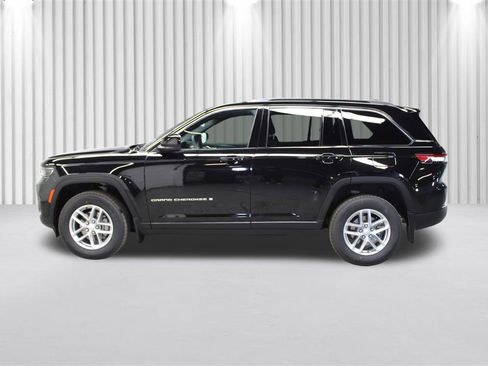 New 2026 Jeep Grand Cherokee Laredo image 7