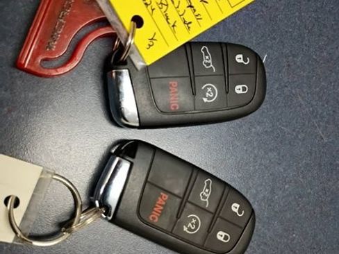 Used 2023 Jeep Compass Latitude w/ Convenience Group AWD/4WD image 26