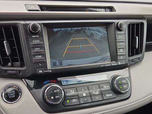 Used 2018 Toyota RAV4 Platinum AWD/4WD image 23