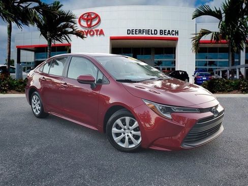 Used 2024 Toyota Corolla LE image 1