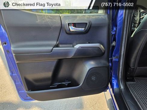 Used 2022 Toyota Tacoma TRD Sport w/ TRD Premium Sport Package AWD/4WD image 26