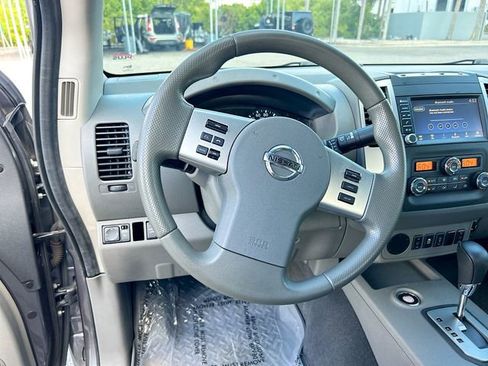 Used 2021 Nissan Frontier SV RWD image 8