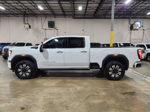 Used 2024 GMC Sierra 2500 Denali w/ Denali Reserve Package AWD/4WD image 7