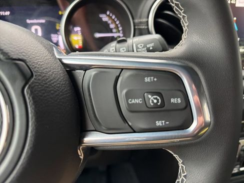 Used 2023 Jeep Wrangler Unlimited Sahara image 37