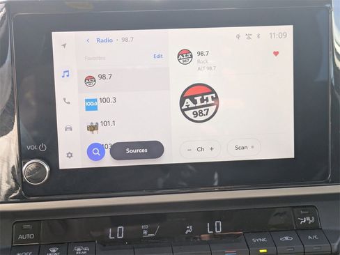 Used 2025 Toyota Camry LE image 21