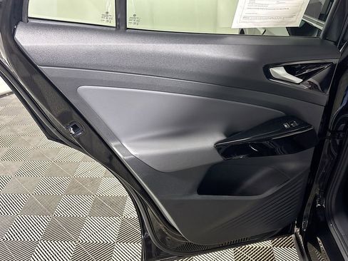 Certified 2021 Volkswagen ID.4 Pro S w/ Gradient Package image 21