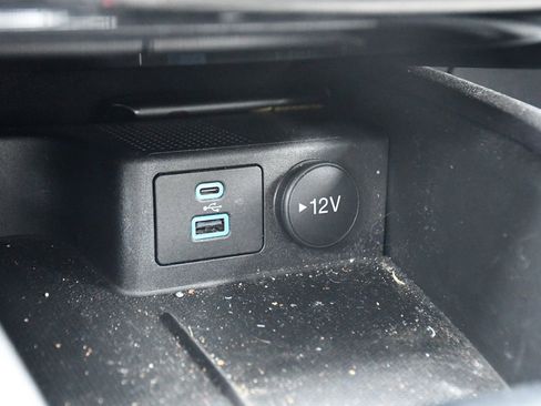 Used 2022 Ford Escape SE image 29