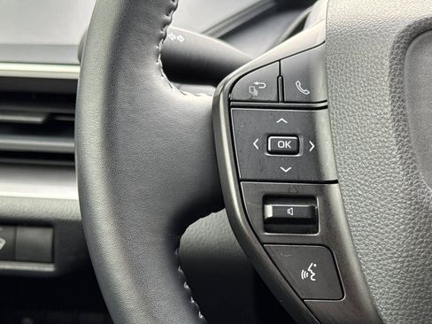 Used 2024 Toyota Prius LE image 28