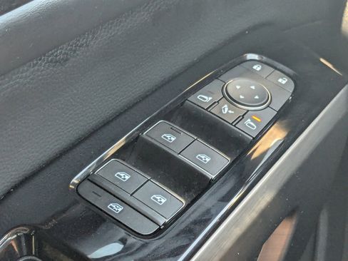 Used 2024 Nissan Pathfinder Platinum FWD image 33
