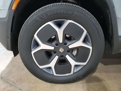 Used 2024 Rivian R1S Adventure AWD/4WD image 53