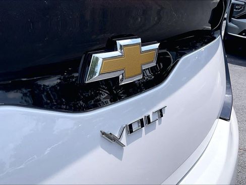 Used 2018 Chevrolet Volt Premier w/ Driver Confidence Package FWD image 9