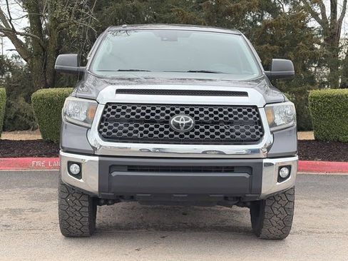 Used 2019 Toyota Tundra SR5 w/ SR5 Upgrade Package image 11