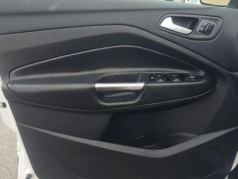 Used 2016 Ford Escape Titanium w/ Equipment Group 301A FWD image 9