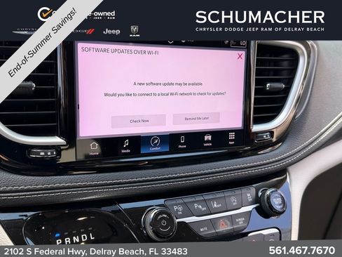 Used 2023 Chrysler Pacifica Touring-L FWD image 20