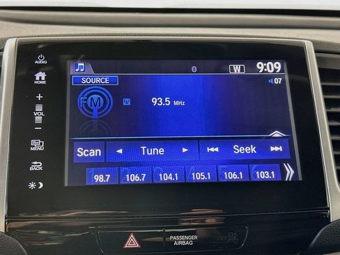 Used 2017 Honda Pilot EX-L image 17